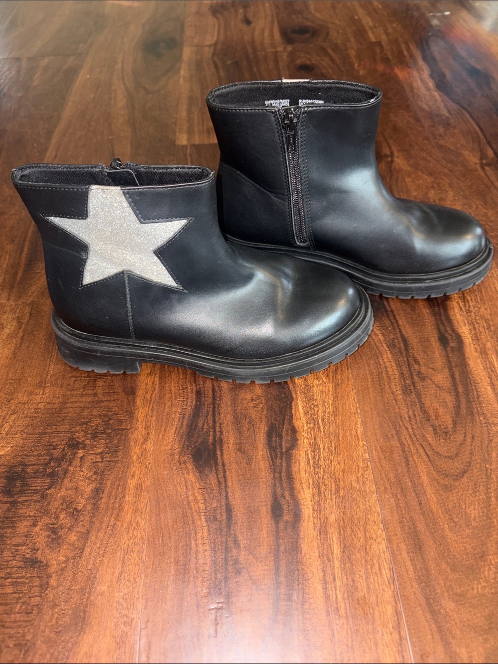 Wonder Nation Girls Black Ankle Boots with Silver Star